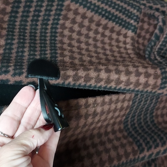 Rachel Roy Ladies Dark Brown Checkered Hooded Poncho - Picture 4 of 10